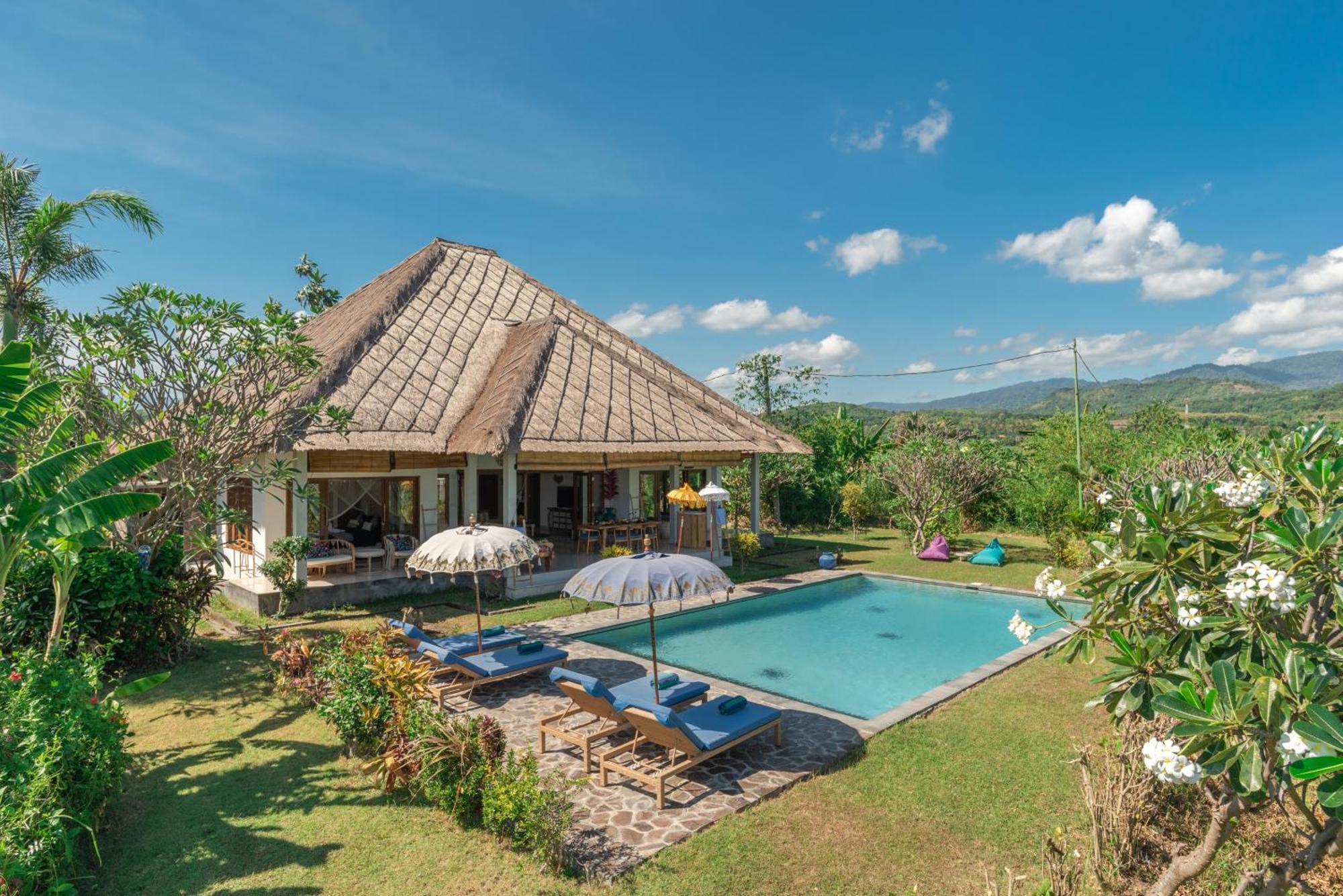 Absolute Beach Front Villa Umeanyar Bagian luar foto