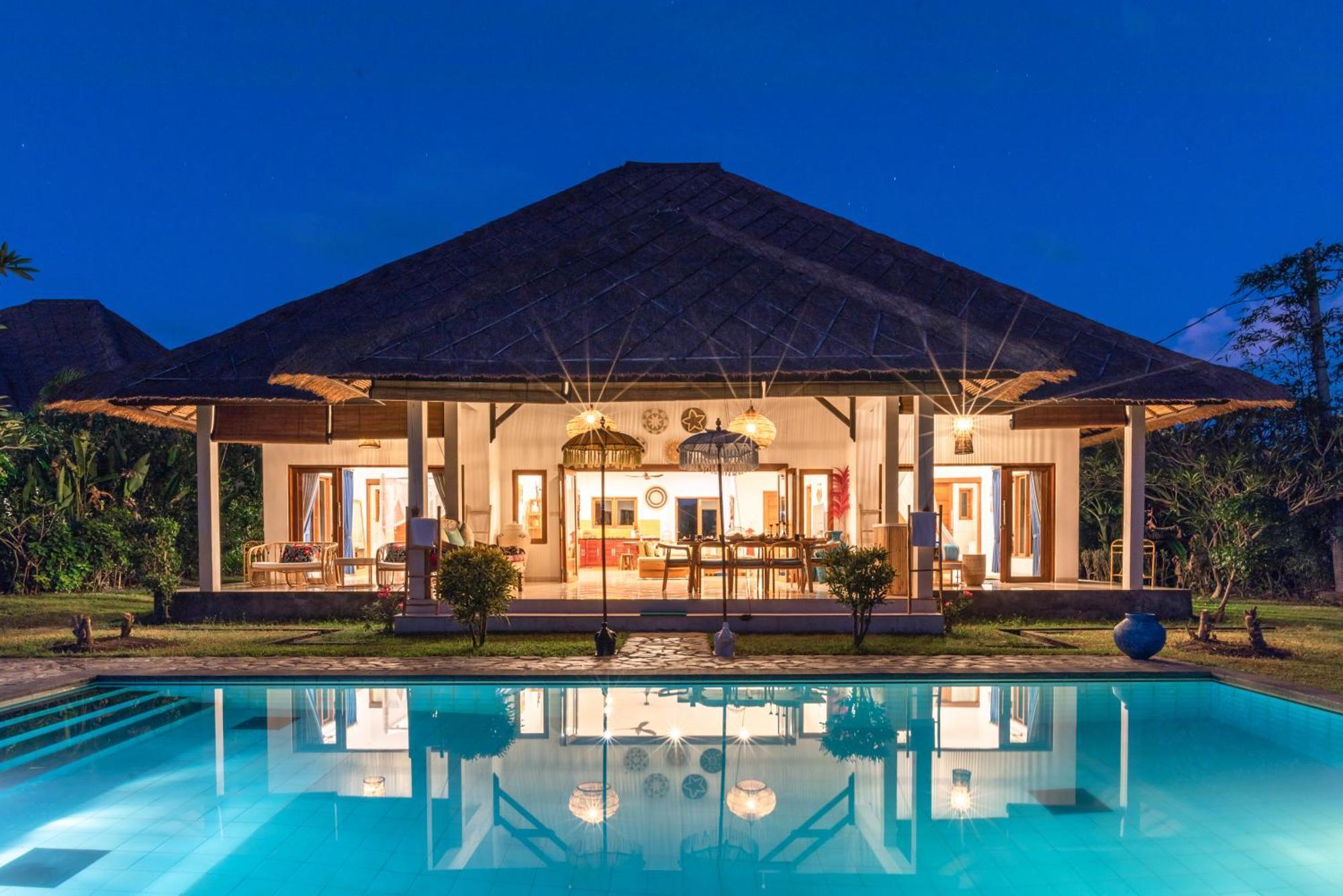 Absolute Beach Front Villa Umeanyar Bagian luar foto