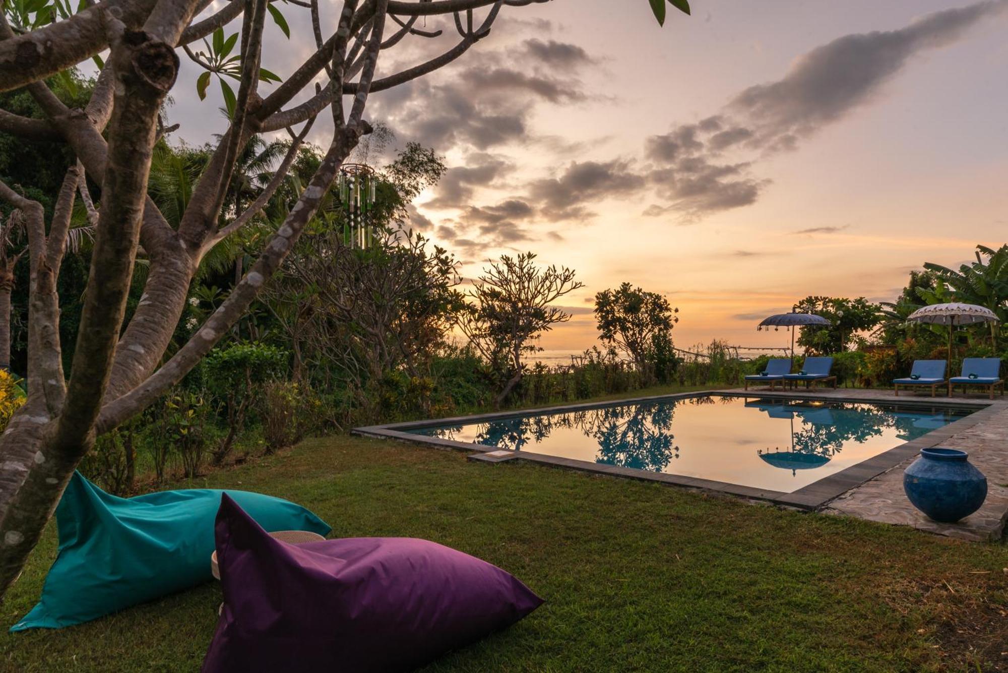 Absolute Beach Front Villa Umeanyar Bagian luar foto