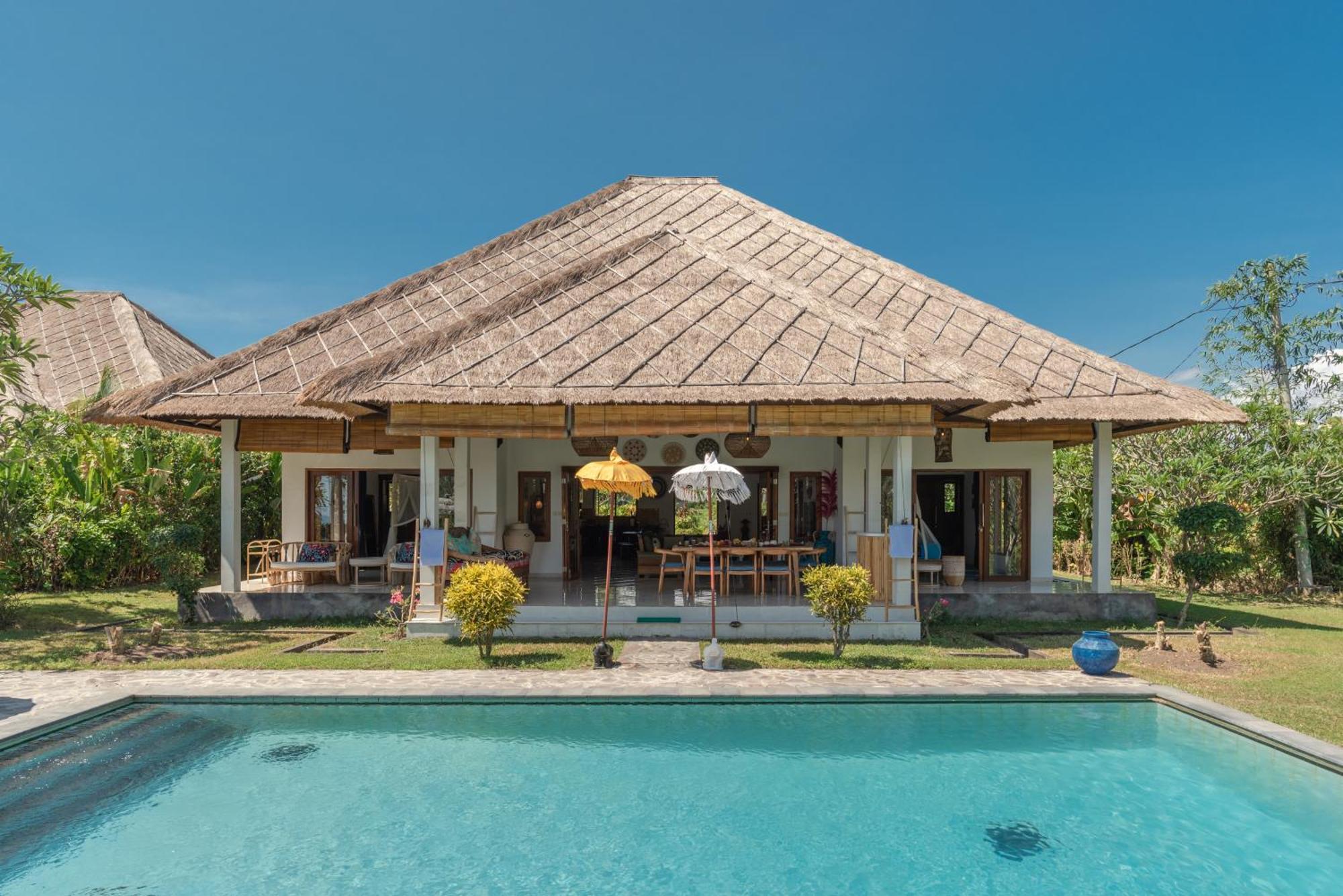Absolute Beach Front Villa Umeanyar Bagian luar foto